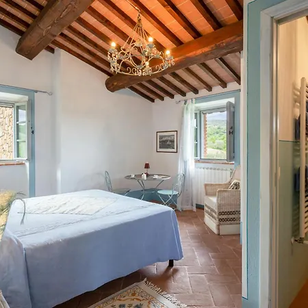 With Trasimeno View In Umbria Piegaro (Umbria)